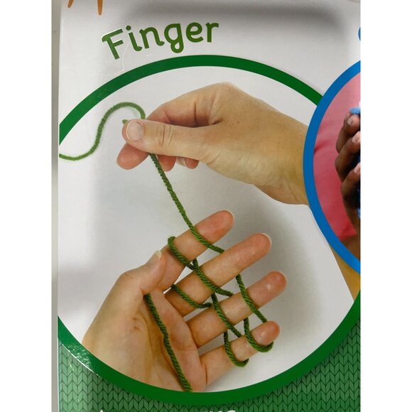 SpiceBox Children's Activity Kits Make and Play Knit It! - English Edition - Picture 4 of 7